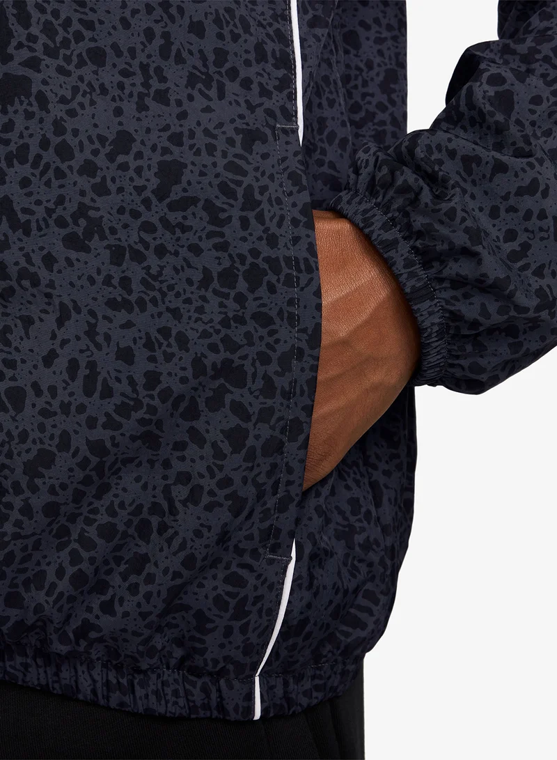 نايكي جاكيت بنسيج هوائي بطبعات